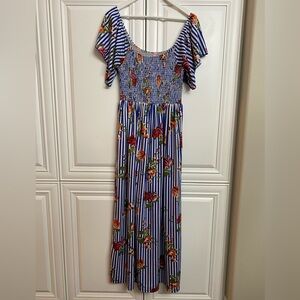 Magic Plus Size 2XL Maxi Dress with Short Sleeves Smocked Navy White Florals